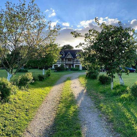 Manoir Melphil Bed and Breakfast Saint-Étienne-la-Thillaye Exteriör bild