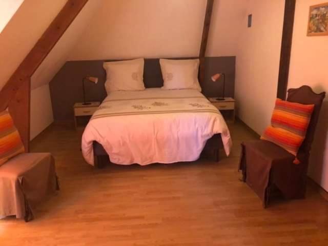 Manoir Melphil Bed and Breakfast Saint-Étienne-la-Thillaye Exteriör bild