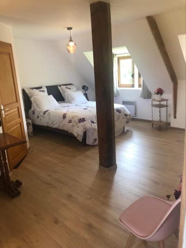 Manoir Melphil Bed and Breakfast Saint-Étienne-la-Thillaye Exteriör bild