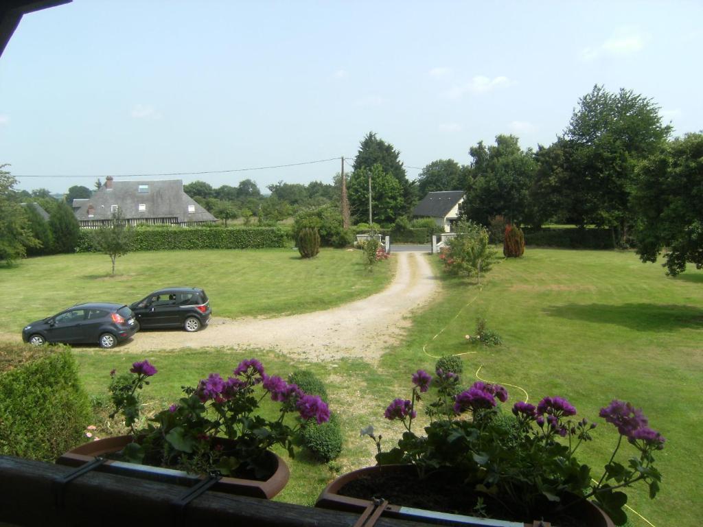 Manoir Melphil Bed and Breakfast Saint-Étienne-la-Thillaye Exteriör bild